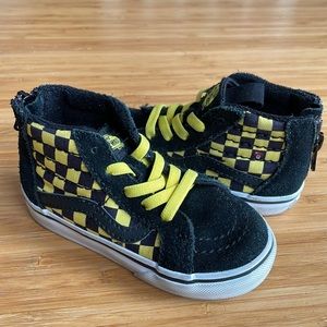 Vans x Where’s Waldo? Sh8-Hi toddler size 6.5 like new